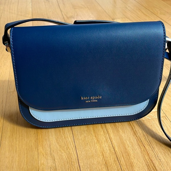 kate spade Handbags - Kate Spade leather crossbody purse EUC